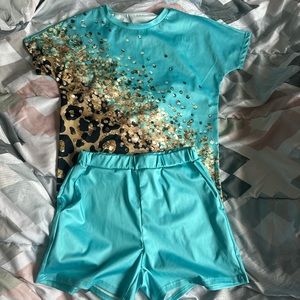 Turquoise blue short and top set